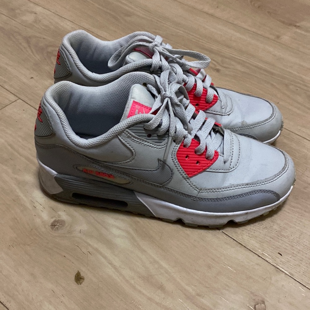 Nike size 6Y  air max